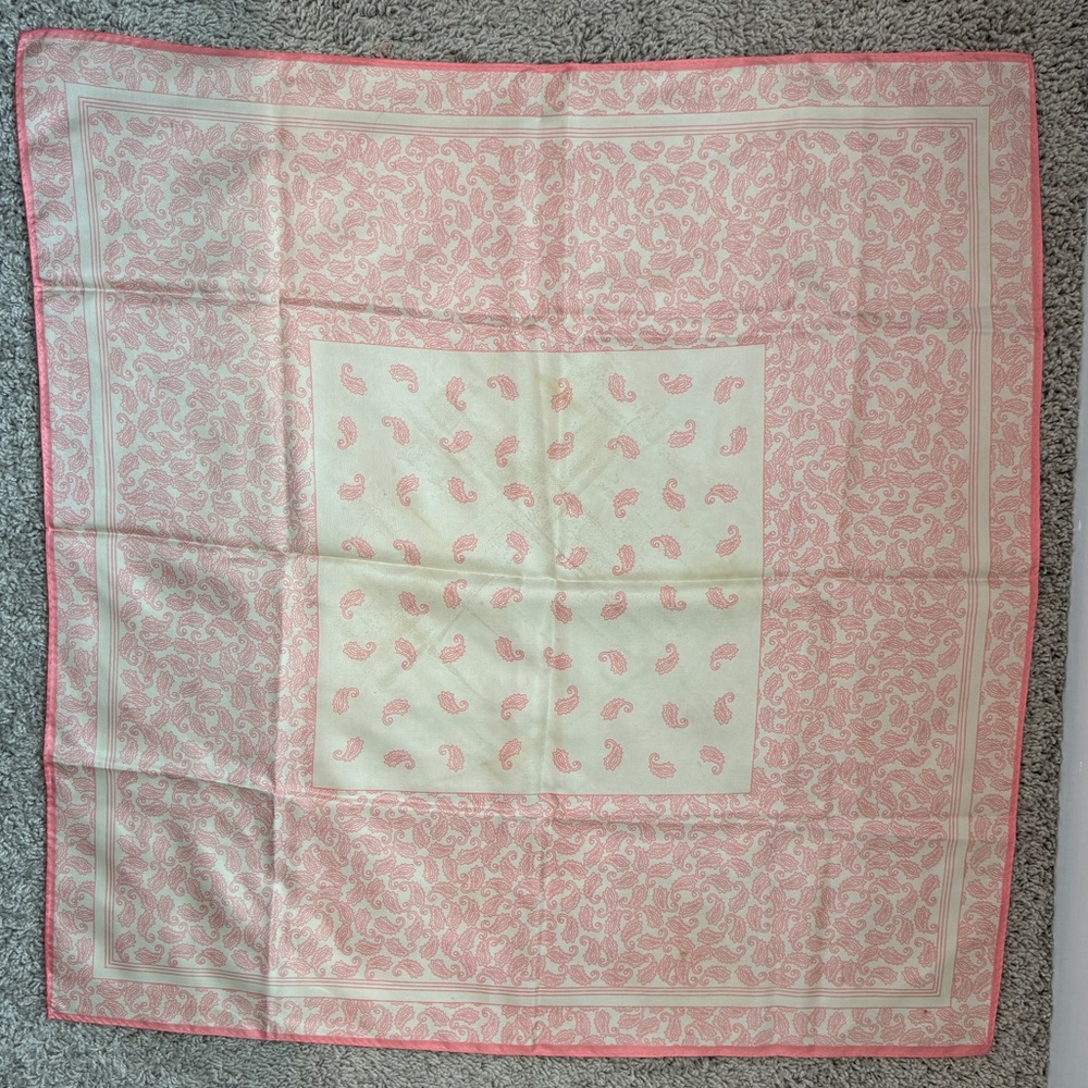Vintage Pink Paisley Women’s Scarf from the 1980s